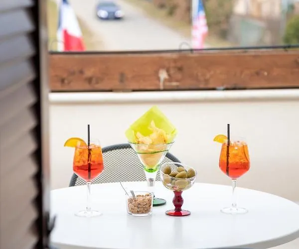 Affittacamere La Maison Du Port 4*