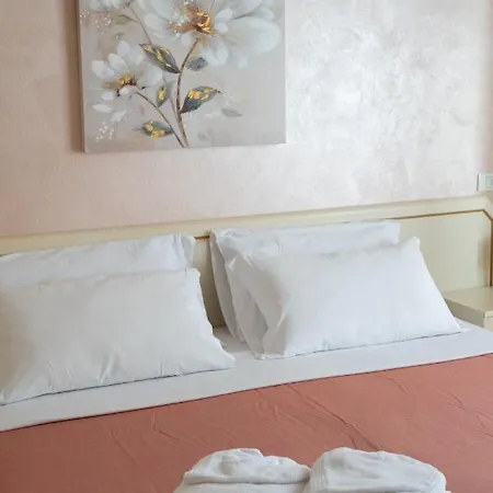 La Maison Du Port Guest house
