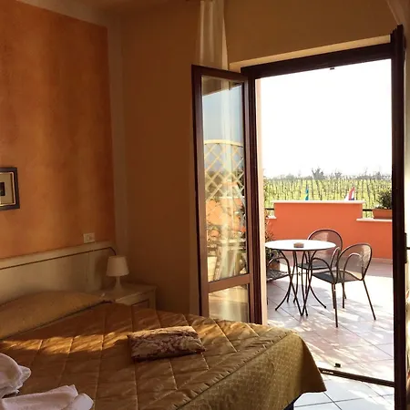 La Maison Du Port Guest house
